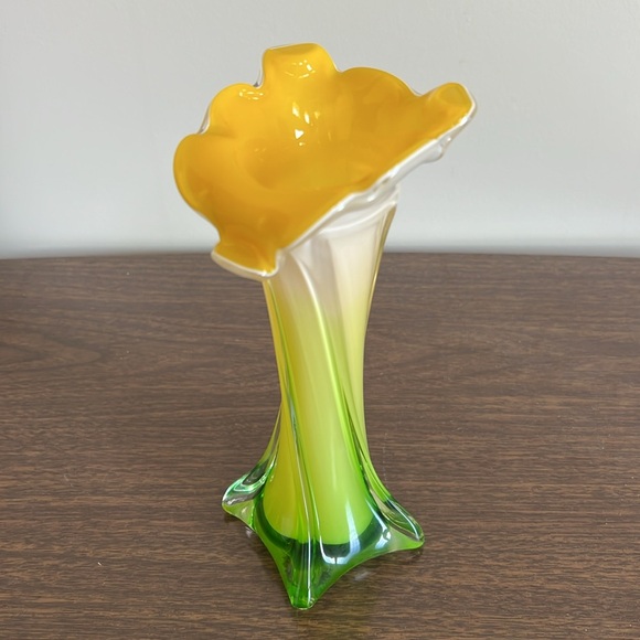 Murano Daffodil Yellow and Green Blown Glass Vase - Picture 3 of 12